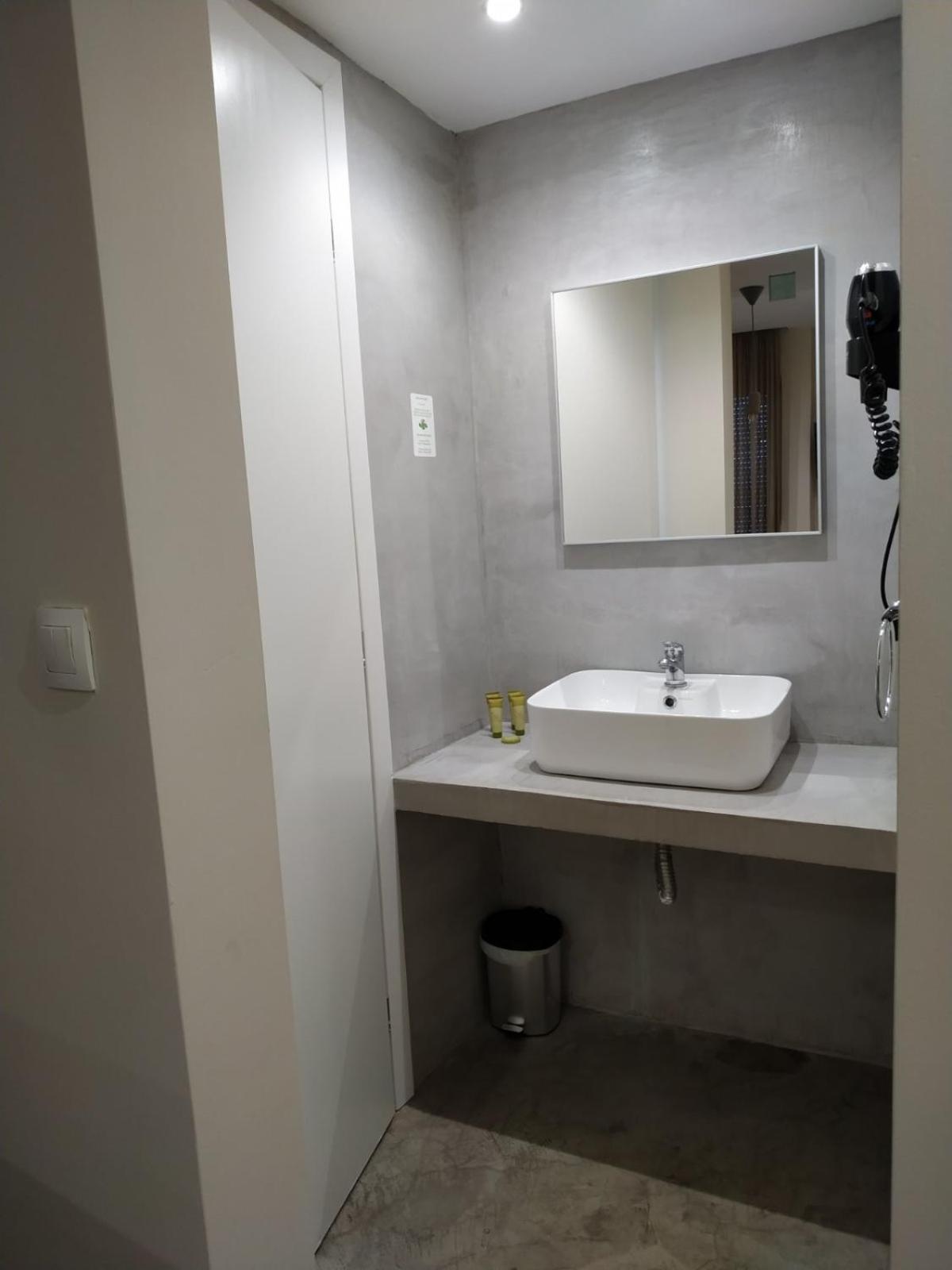 Kentrikon Hotell Chalkís Eksteriør bilde